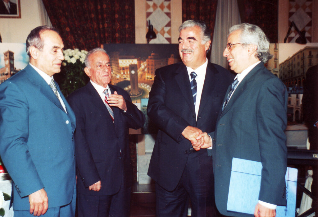 مع الرئيس الحريري 2003 مع الرئيس الحريري، موسى زغيب وزغلول الدامور (15/9/2003)